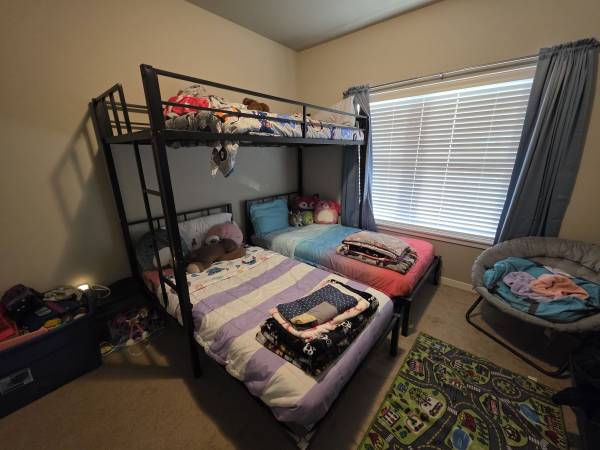 Triple bunkbed 1