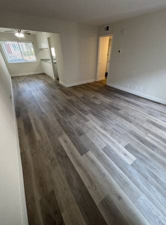 Lovely spacious 2 bedroom/1 bath AVAILABLE NOW! 1