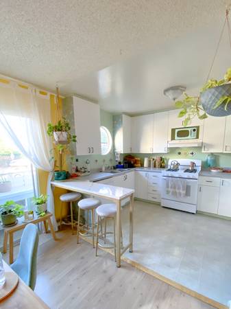 $1,650 / 2br - Spacious and Bright Private Room with Private Bathroom in Los Feliz (Los feliz/ silverlake)63857624819715122
