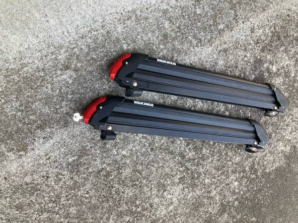 Yakima snowboard rack 1