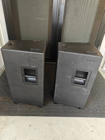 EAW KF300Z Speakers PAIR Excellent Condition With Flight Cases - $1,000 (Torrance)63471471670401123