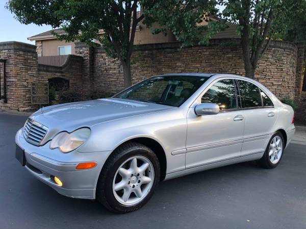 2001 Mercedes C240 Sedan - $5,50063617755157251124