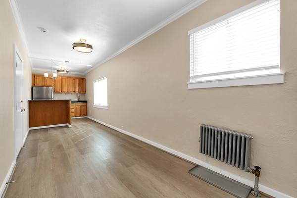 $2,595 / 350ft2 - Estudio/Colina Rusa/1369 Hyde /Área de Salón/Disponible Ahora!!! (colina rusa)63826176639105121