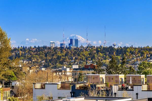 $4,800 / 3br - 1541ft2 - Modern Ballard Townhome with Rooftop City & Mountain Views (Ballard)63688333663361120