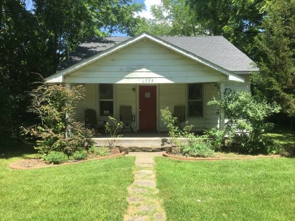 $895 / 2br - 1000ft2 - 2 Bedroom House in quiet neighborhood West (Carbondale West)63876483181313120