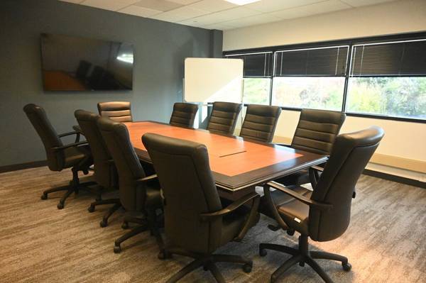 $235 Trabaja a nivel global, paga localmente – ¡Tu pasaporte hacia espacios profesionales! (Eatontown)64218329835137122