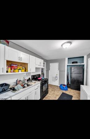 8 Edmonds Place, Apt 2L, Newark, NJ 07112 1