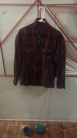 ¡Chaquetas de franela y chaqueta desaparecidas! (San Diego)64144106919554121