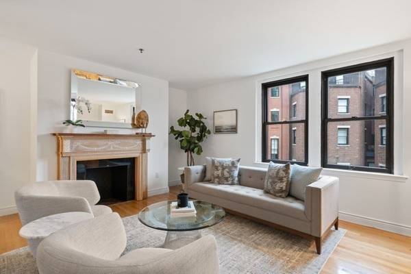 $2,400 / 1br - 746ft2 - Boutique Condo 1Br/1Bth/Den At Barnes Mansion (Boston)63655220282753123