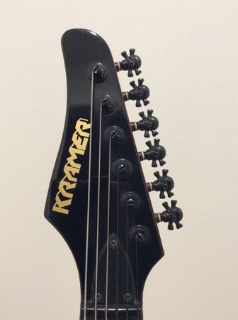Kramer Guitar con estuche - $1,50063471346173699122