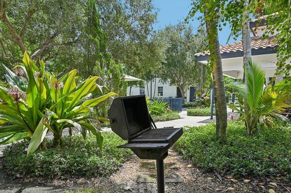 $2,680 / 3br - 1588ft2 - 3 bedroom, Picnic Area/Pavilion, Lake Worth FL (6116 Yellow Sun Drive, Lake Worth, FL)64002011865731124