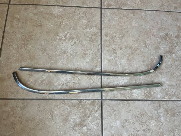 67-68 Impala fast back sail panel paint devider moldings 1