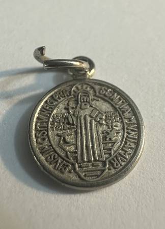 Silver religious pendant - $25 (Elk River)63471284610435120
