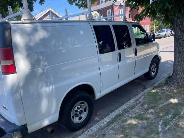 2014 GMC Savana 2500 only 122K - $4,800 (Whitestone ny 11357)63469754614657121