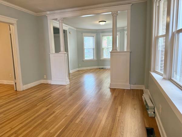 $2,200 / 3br - 1200ft2 - Great, sunny 3 bed, 1.5 bath. Irving Park/Elstone for rent $2,200. (Irving Park/Elstone)63898986567299121