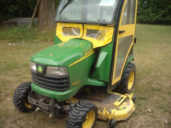 John Deere X585 1