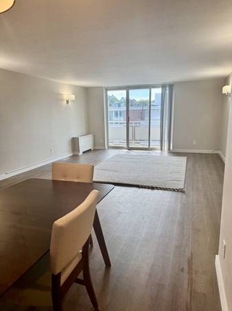 $4,300 / 2br - 1205ft2 - Spacious 2BA - Coolidge Corner - Heat & Hot Water Inc. - Available Now (Brookline)64213547895811120