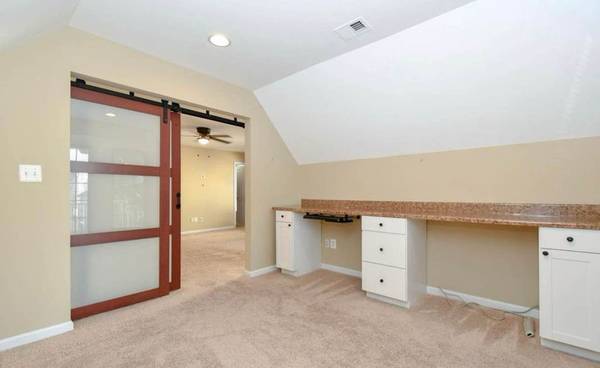 $2,000 / 1br - Master Bedroom with Private Bath and Private Balcony for rent (Aldie)64040024551811121