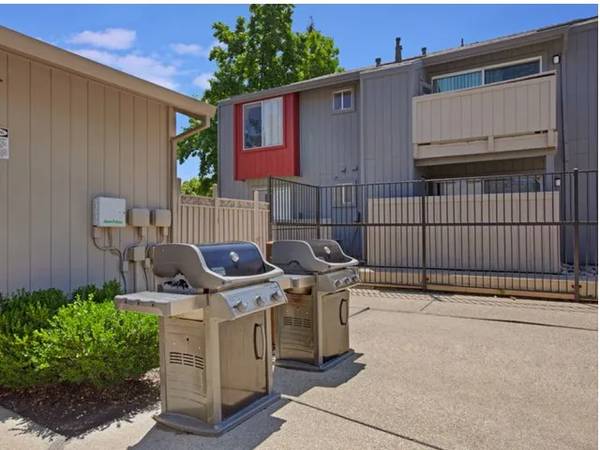 $1,499 / 1br - 740ft2 - ¡Hermoso apartamento remodelado de 1 dormitorio! (Arden Arcade)63790861871617124