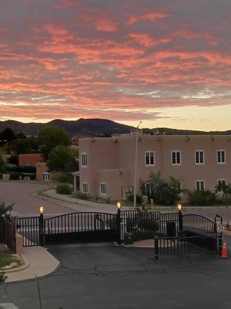 $1,600 / 1br - 620ft2 - Cozy and Clean Condo in Private Gated Community (Santa Fe)63659917728259120