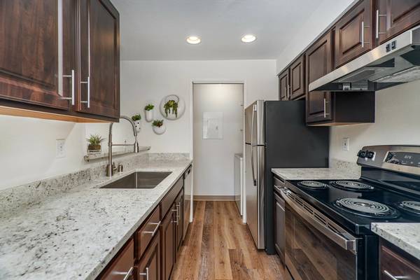 $2,090 / 2br - 1006ft2 - On-site Management, Community Clubhouse63688314604801123