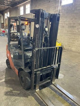 Forklift 1