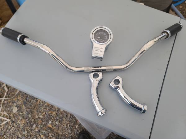 Handlebars, Risers & Tachometer from 2002 Harley Deuce 1