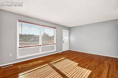 $359,900 / 4hab - 3404 N Institute Street (Colorado Springs)63658230453763122