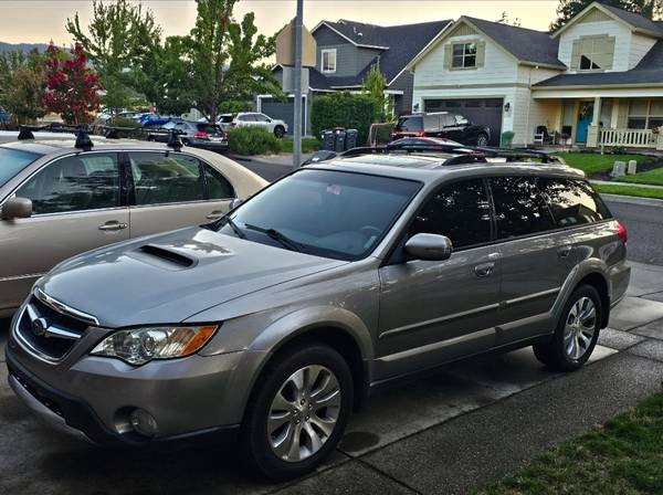 2008 Subaru Outback XT 1