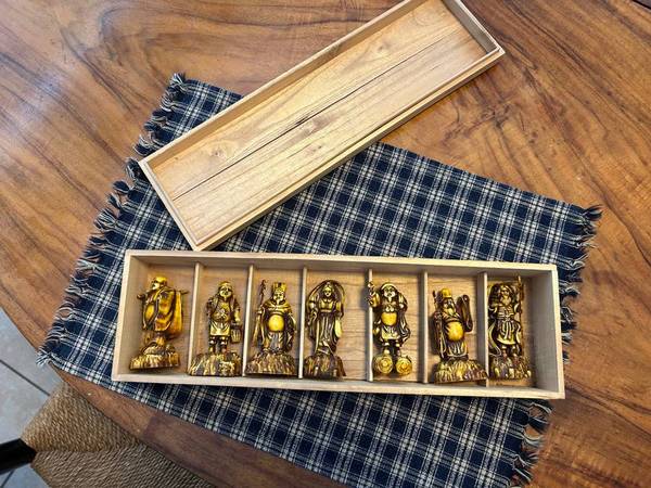 Vintage Japanese 7 lucky gods set.   Mint condition $100 OBO 1