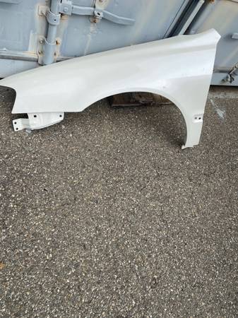 2000 Acura fender pearl white 1