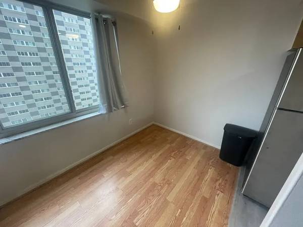 $1,150 / 525ft2 - Marine Towers East studio for rent (Lakewood)63860362585089120