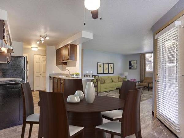 $1,650 / 2br - 871ft2 - Responsive Management, Located Near mass Transit, Custom Cabinetry63831397752705124
