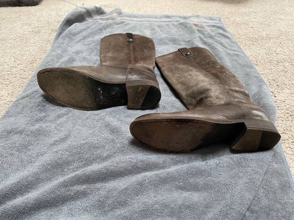 FRYE Women’s Boots, 8.5 1