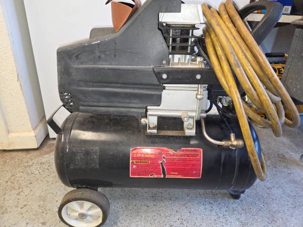 Small Air Compressor 1