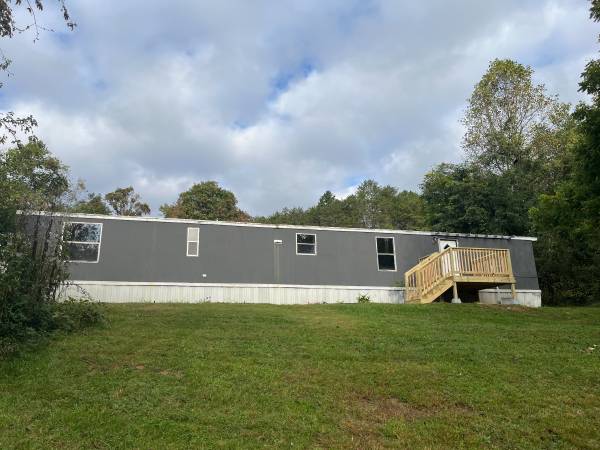 $1,095 / 2br - 2 bedroom/ 1 bathroom mobile home in small, quiet park in Reems Creek (Weaverville)64029204593667120