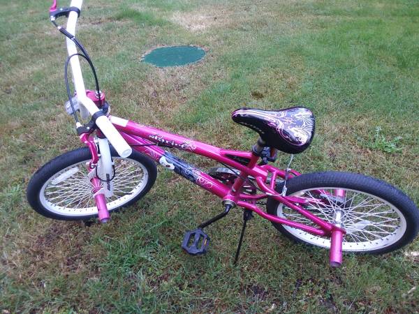 Bicicleta BMX Avigo Starlet para chicas de 20", color rosa brillante, como nueva - $50 (Olympia Lacey)63471419180035123