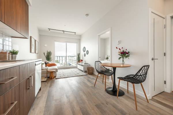 Oceanna Apartments - 2 Bedroom + Den - Available Nov. 1st 5
