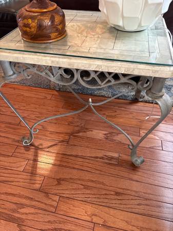 Sofa table with matching end table 1