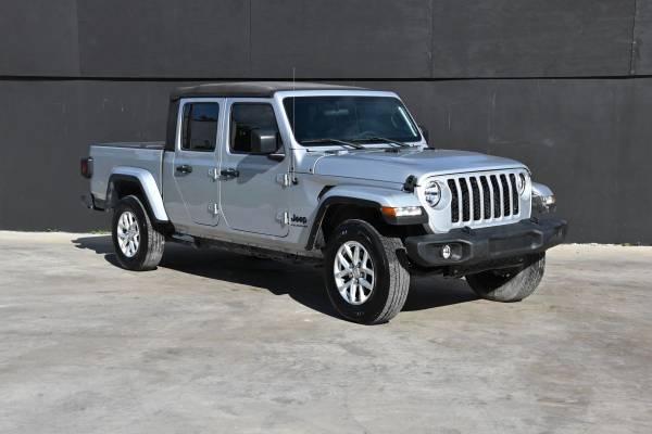 1 2023 Jeep Gladiator - Call Now! 1