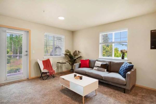 $1,050 / 2br - 395ft2 - Your pets deserve the best! Come to our Pet-Friendly 2 BD / 1.5 BA. (Bellingham)63509650257409124