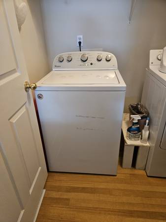 LAVADORA DE CARGA SUPERIOR WHIRLPOOL DE 3.5 PIES CÚBICOS - $325 (LYNNWOOD)63471461810307120