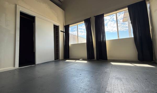 $1,060 / 220ft2 - Spacious Room in Fun Artistic Loft (oakland east)63860995639937124