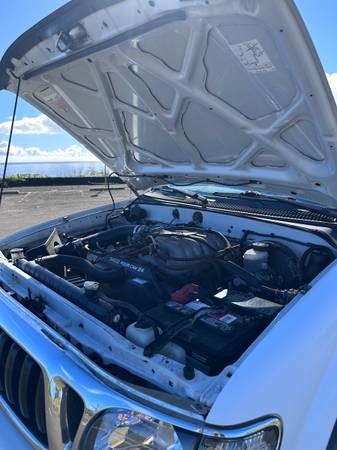 2002 Toyota Tacoma SR5 3.4 L V6 engine 54k MILES - $37 (Garage kept All original)63617671108611123
