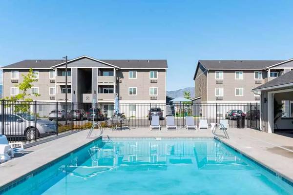$1,742 / 2br - 1022ft2 - Elegance in every detail: Dive into our 2 BR, 2 BA. (Wenatchee - Coastal Farm & Ranch)63418248600195124
