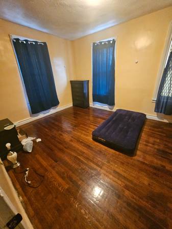 $800 a month no deposit

$800

                        Bronx