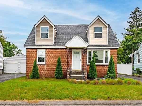 Come see this updated, adorable brick 3-bedroom, 2-bathroom home
$750
Albany, NY Come see this updated, adorable brick 3-bedroom, 2-bathroom home
$750
Albany, NY