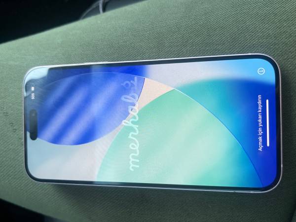 iPhone 15 Plus 1