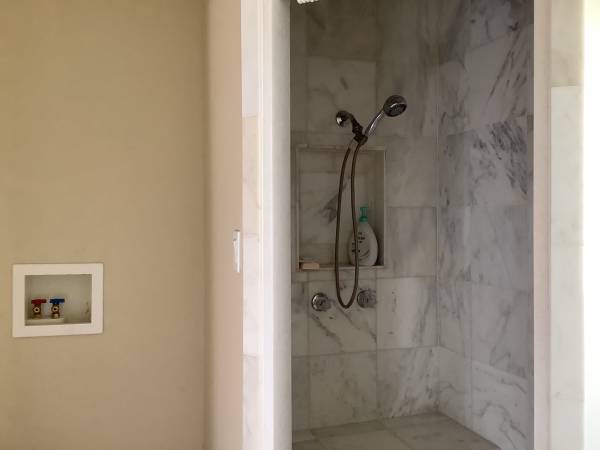 $3,600 / 2br - Lovely ranch style home in a beautiful trees line street (menlo park)63668028551041124