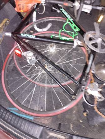 lightwheight raceing 21 speed full sized bike 1